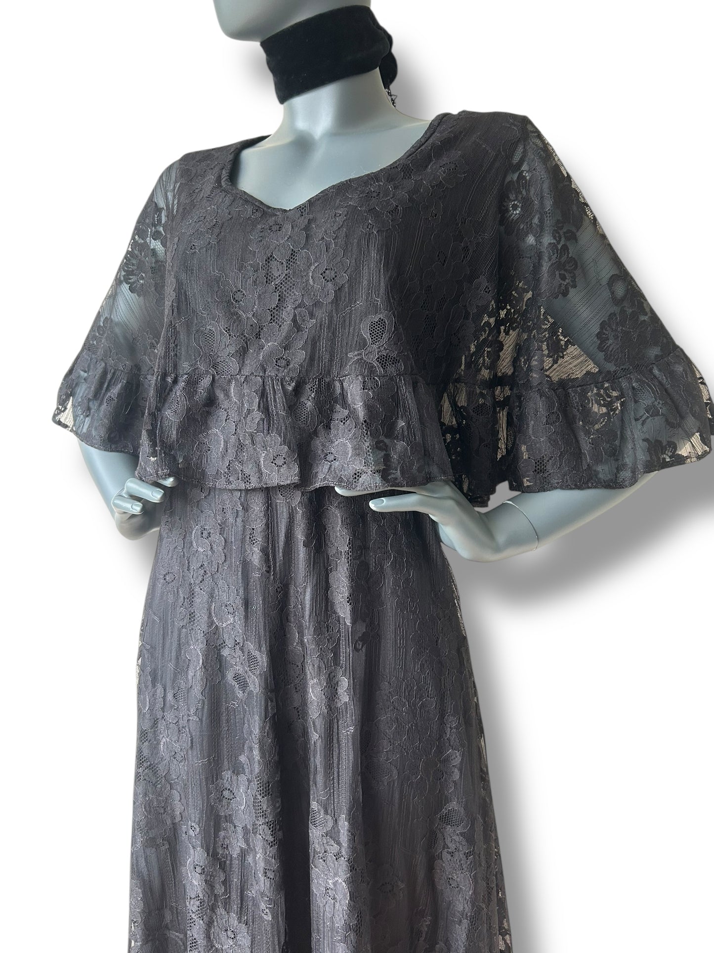 Vintage 1970s Kati By Laura Phillip Lace Cape Frill Dress