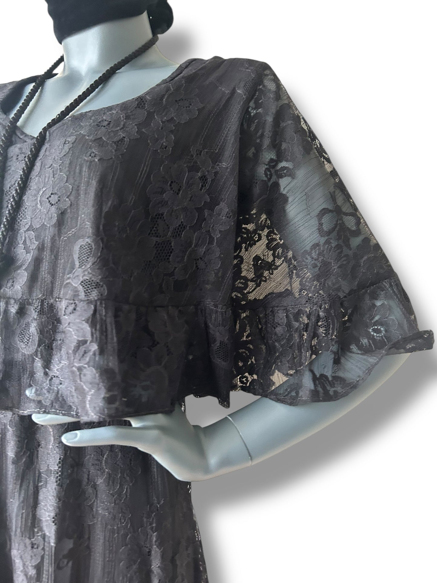 Vintage 1970s Kati By Laura Phillip Lace Cape Frill Dress