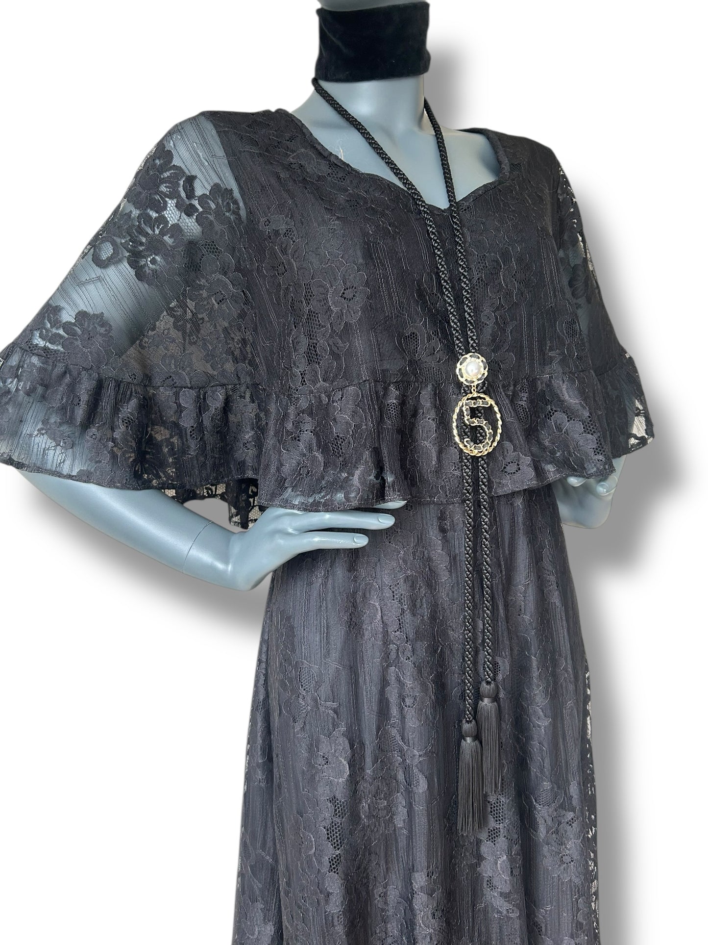 Vintage 1970s Kati By Laura Phillip Lace Cape Frill Dress
