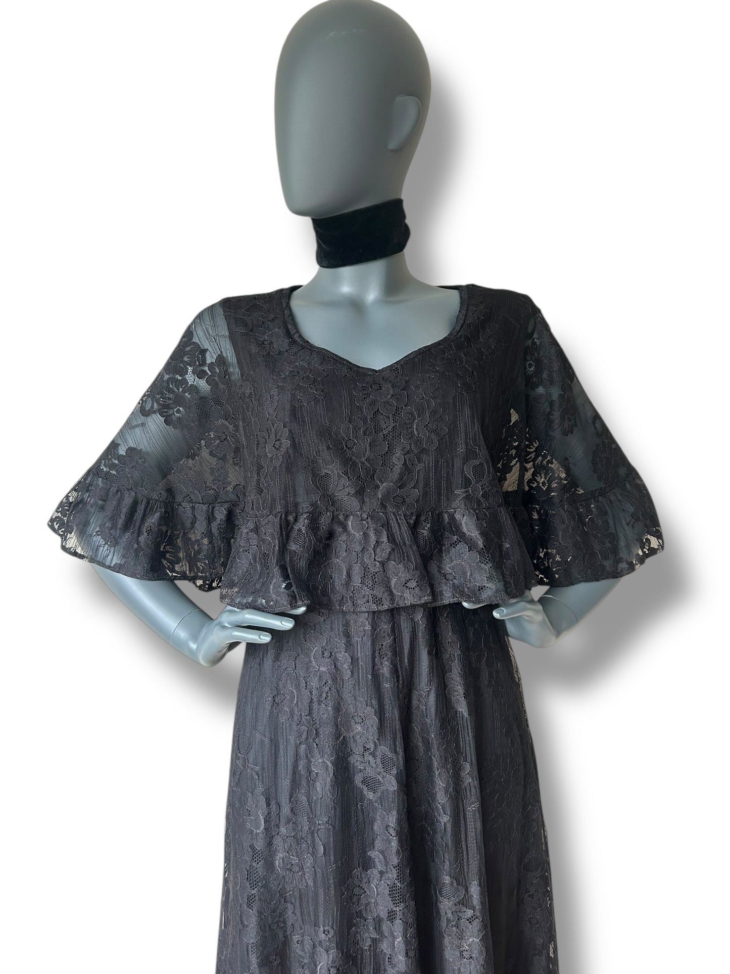 Vintage 1970s Kati By Laura Phillip Lace Cape Frill  Dress